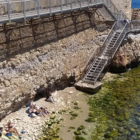 Delos E Artemide Daire *